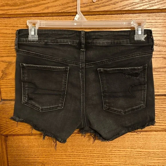 American Eagle Midi Stretch Black Distressed Shorts - Picture 4 of 4